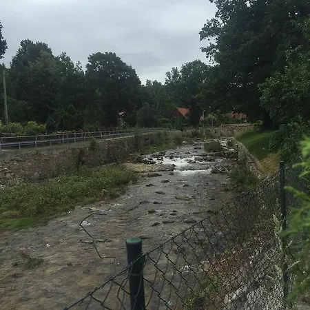 Dom Nad Kwisa 아파트 *
