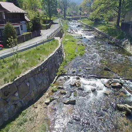 Dom Nad Kwisa 公寓